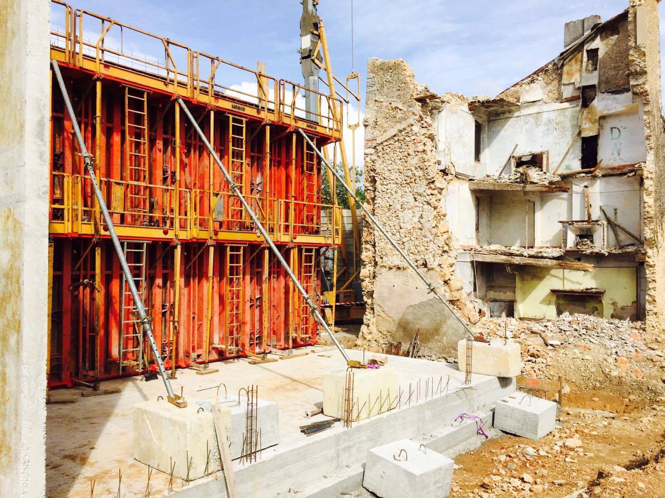 DOMAINE DE LA CHAPELLE - LORGUES - Rénovation d’une ancienne bastide - Construction d’une maison, d’un pool house et d’une piscine - 2015 - mai 2017